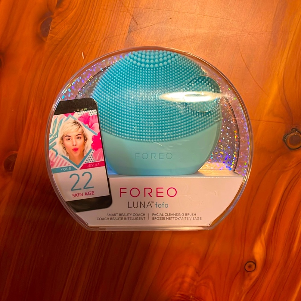 FOREO LUNA Fofo Smart Facial Cleansing Device
